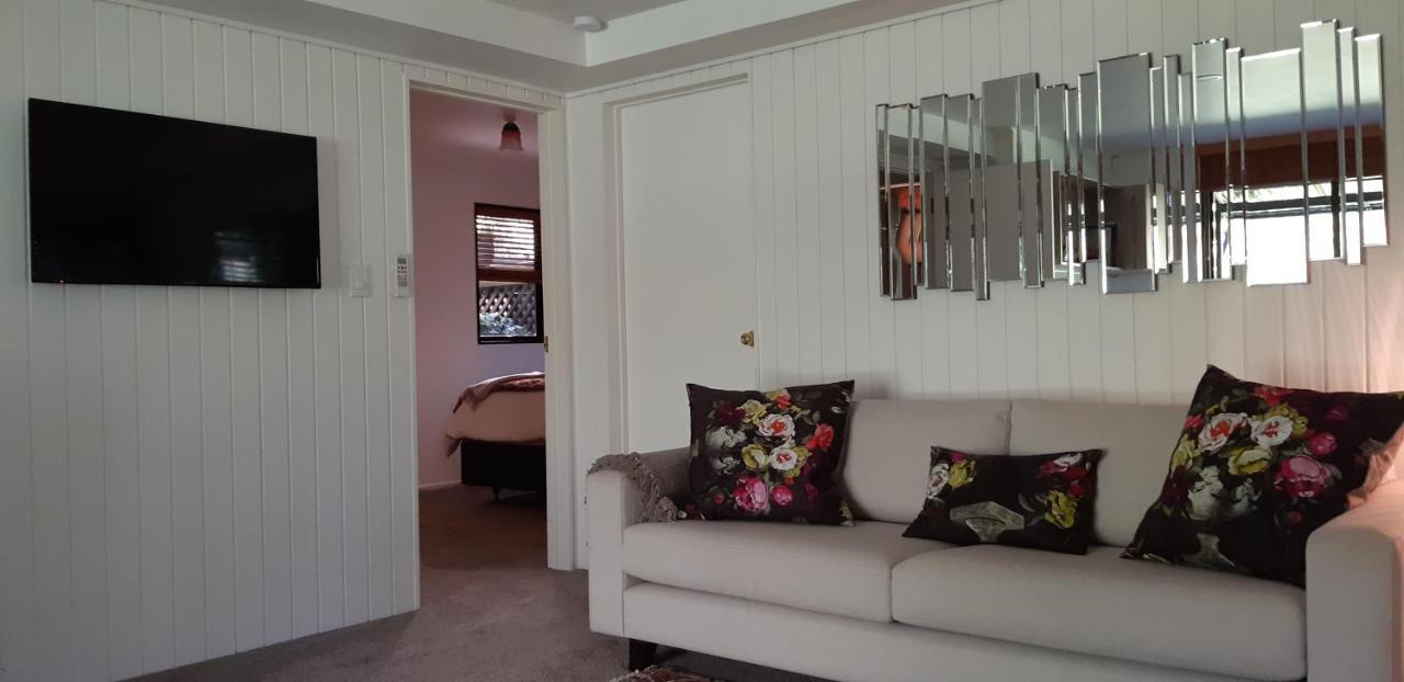Sequoia Steps Bed & Breakfast New Plymouth Bagian luar foto